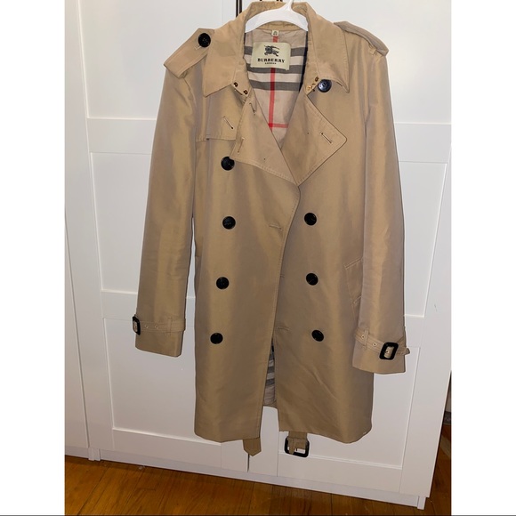 Burberry Jackets & Blazers - Burberry trench coat